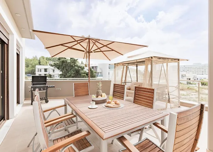 Halide Luxury Villa